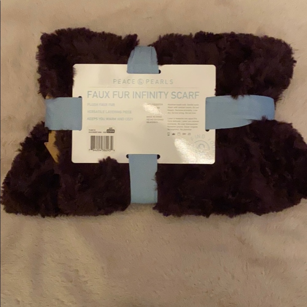 Purple Infinity Scarf NWT - Picture 2 of 2